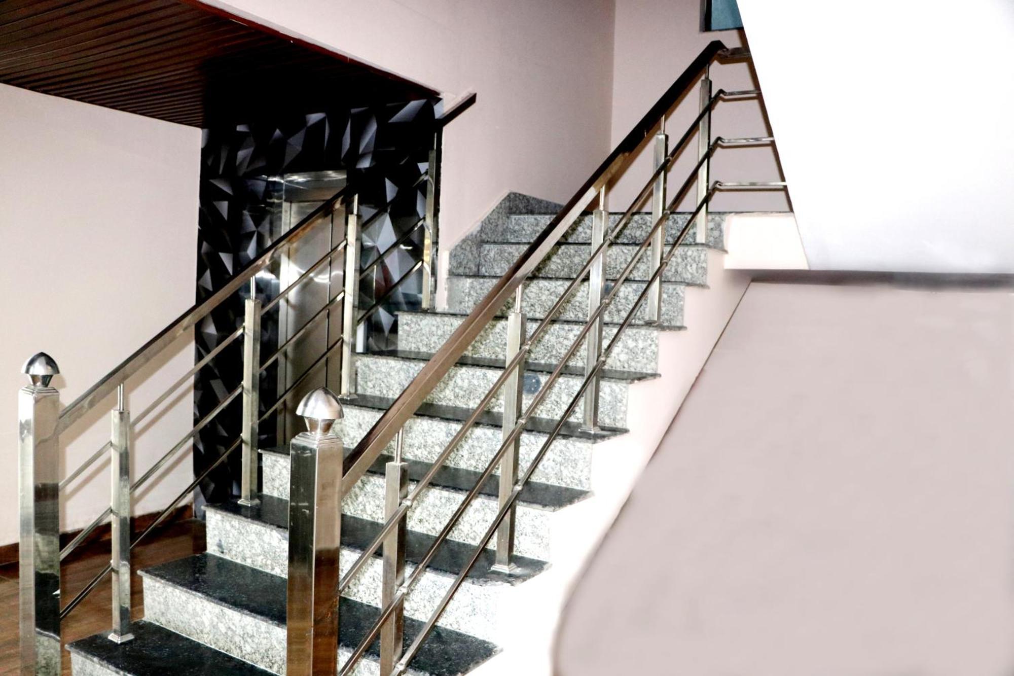 Hotel Blue Pine ハリドワール エクステリア 写真